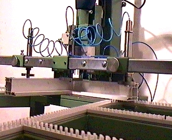 Stanowisko robocze do wykonywania otworów - zdjęcie nr 2