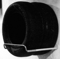 Uniwersalny regalik z oponami R15