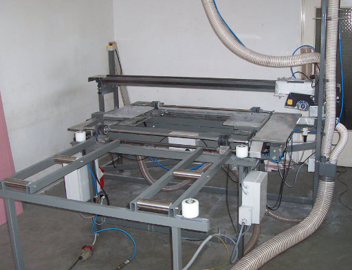 Automat do cięcia i frezowania płyt gipsowych, celulozowych itp.